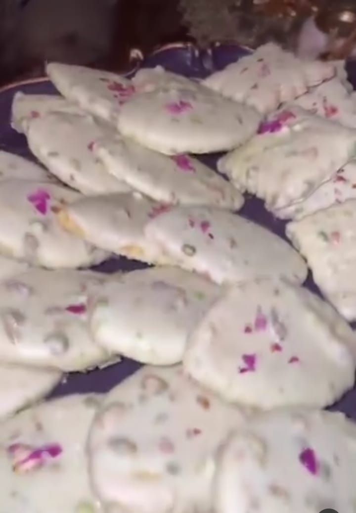 صايلى بيستاش - أزطوط نور ة