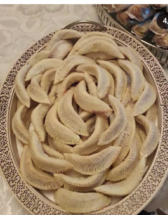 كعب غزال مكون من اللوز - أزطوط نور ة