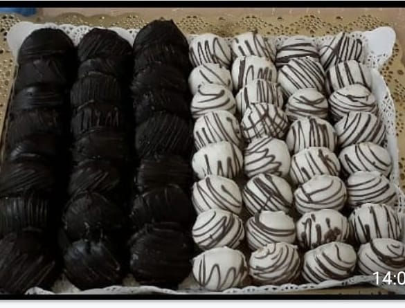 بونبون الاكاجو محشى بالشكلاط - أزطوط نور ة